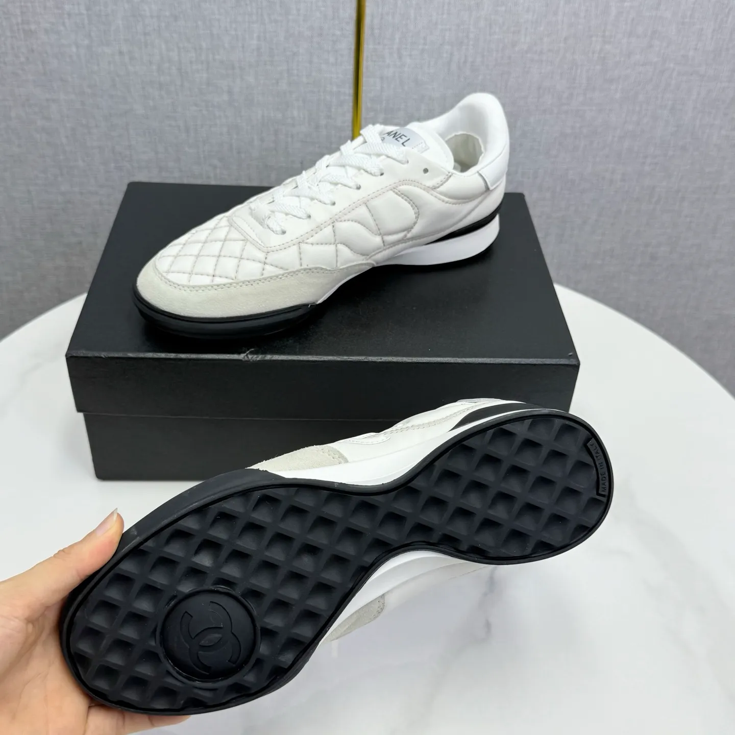 👟👟Ex-factory price 600👟👟Chanel Panda Shoes! 2025 counter's top casual sports shoes. This classic design; the upper is electro-embroidered with a variety of techniques; the outsole is fashionable and sporty; the unusual inclusion of a variety of color matching elements... The diversified mix and match is very good-looking and versatile, and can be used for leisure, fashion, sports, and outdoor... ꫛꫀꪝ Go➫ Materials: ❶Upper made of: original imported first-layer silk cowhide + original waterproof cloth + original first-layer cowhide ❷Inner lining: Original Yangli+wang ❸ Outsole based on: Original TPU combination outsole Counter boutique packaging complete set for women 35–41